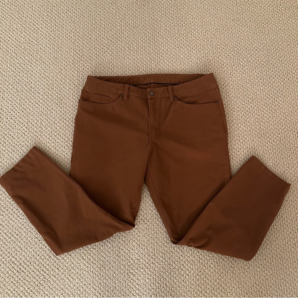 Lululemon Men’s Tan Utility Workwear Pants Canvas YKK Zipper Pocket Excellent